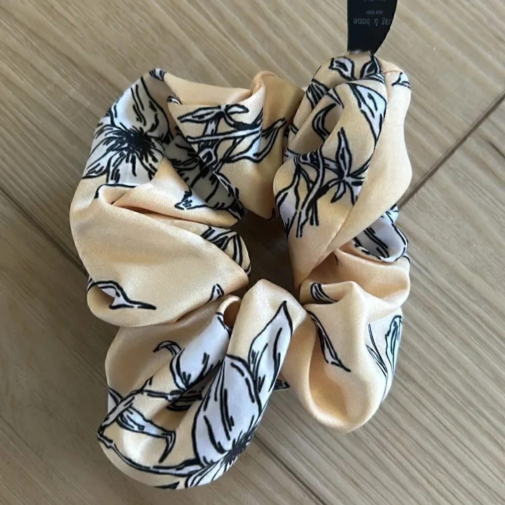 Rag & Bone Addison Wide Scrunchie. Yellow & black. NWOT, yellow, black, white